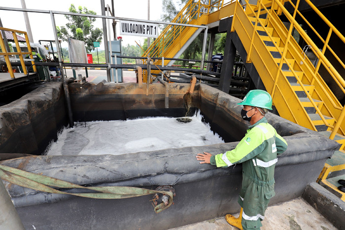PT Prasadha Pamunah Limbah Industri (PPLI) setiap harinya mengolah dan mendaur ulang 300 ton limbah B3 yang berasal dari seluruh industri di Indonesia.