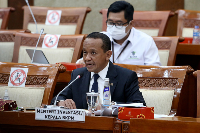 Menteri Investasi/Kepala BKPM Bahlil Lahadalia mengikuti Rapat Kerja Perdana dengan Komisi VI DPR di Kompleks Parlemen, Jakarta, Senin (31/5/2021).