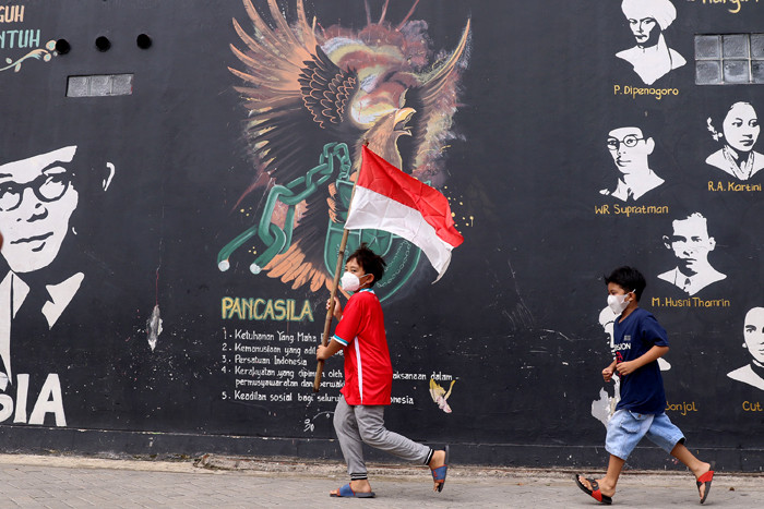 Peringatan Hari Lahir Pancasila di Kampung Tematik Kampung Teras Pancasila, Karang Tengah, Tangerang, Banten, Selasa (1/6/2021).