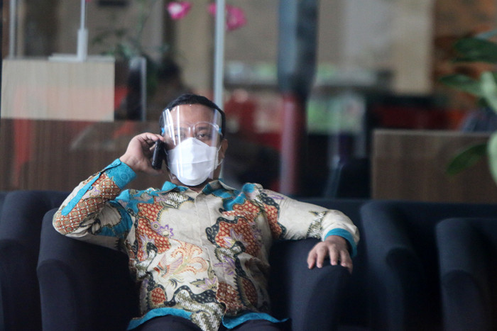 Plt Gubernur Sulawesi Selatan Andi Sudirman Sulaiman usai menjalani pemeriksaan di Gedung Merah Putih KPK, Jakarta, Rabu (2/6/2021).