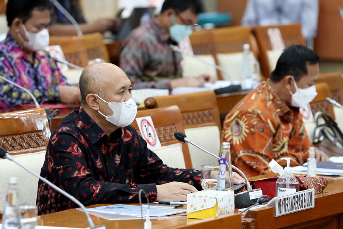 Menkop UKM Teten Masduki mengikuti Rapat Kerja dengan Komisi VI DPR di Kompleks Parlemen Senayan, Rabu (2/6/2021).
