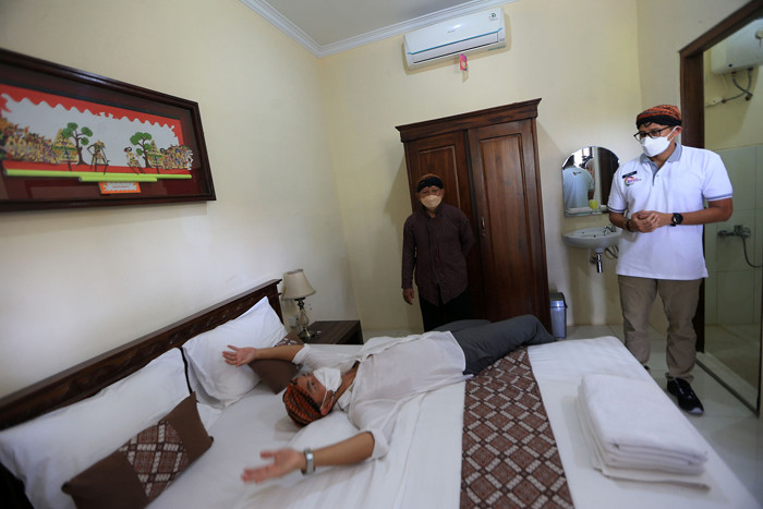 Menparekraf Sandiaga Salahudin Uno saat berkunjung ke desa wisata, Desa Candirejo, Kabupaten Magelang, Jawa Tengah, Jumat (4/6/2021).