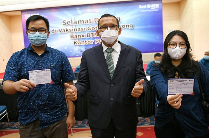 Kegiatan vaksinasi ini merupakan bentuk kepedulian Bank BTN terhadap kesehatan pegawai dan keluarga pegawai untuk memutus mata rantai penyebaran Covid-19.