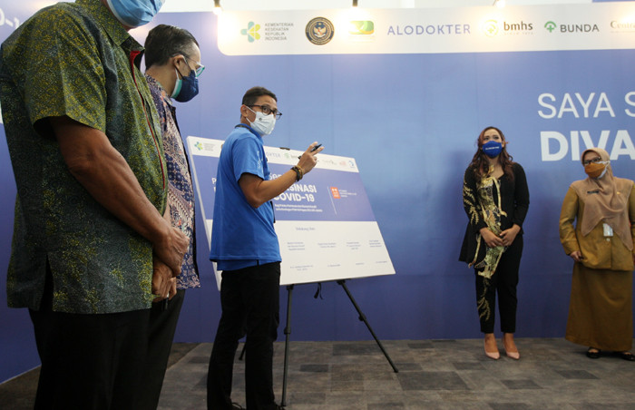 Peserta vaksin difokuskan untuk undangan Kemenparekraf serta atlit dan kontingen KONI DKI Jakarta yang akan bertanding di PON XX nanti.
