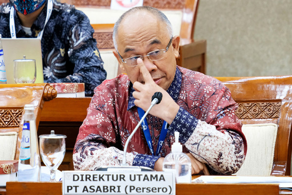 Direktur Utama PT Asabri (Persero) Wahyu Suparyono mengikuti rapat dengar pendapat dengan Komisi VI DPR di Kompleks Parlemen, Jakarta, Rabu (9/6/2021).