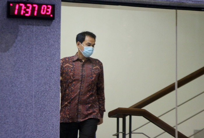 Wakil ketua DPR RI Azis Syamsuddin usai menjalani pemeriksaan di Gedung KPK Merah Putih Kuningan Jakarta, Rabu (9/6/2021).