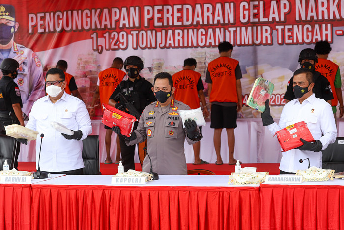 Barang bukti narkoba jenis sabu sebanyak 1,1 ton jaringan Timur Tengah di Polda Metro Jaya, Jakarta, Senin (14/6/2021).
