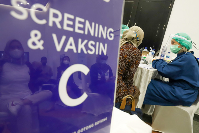 Vaksinasi Gotong Royong Danone Indonesia di Sentul, Bogor, Kamis (17/6/2021).