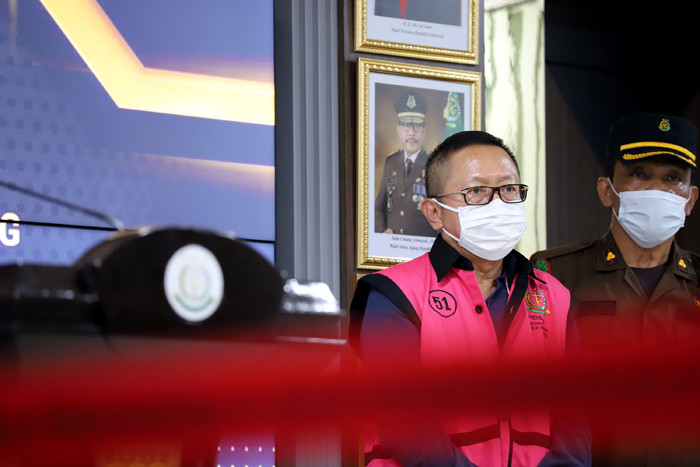 Jaksa Agung Republik Indonesia Sanitiar Burhanuddin memberikan keterangan pers terkait pemulangan buronan Adelin Lis di Jakarta, Sabtu (19/6/2021).