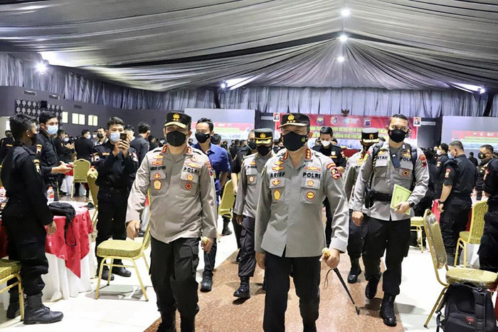 Ratusan anggota Senkom Mitra Polri dari 35 Kabupaten/Kota se-Jawa Tengah mengikuti pelatihan Tracer Covid-19 di Semarang, Jawa Tengah, Sabtu (19/6/2021).