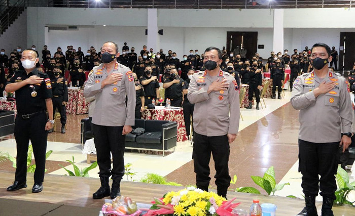 Ratusan anggota Senkom Mitra Polri dari 35 Kabupaten/Kota se-Jawa Tengah mengikuti pelatihan Tracer Covid-19 di Semarang, Jawa Tengah, Sabtu (19/6/2021).