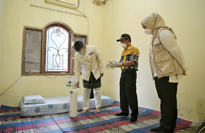 Gubernur Jawa Barat Ridwan Kamil saat meninjau RSUD dan tempat isolasi pasien Covid-19 di Kabupaten Karawang dan Purwakarta, Jawa Barat, Kamis (24/6/2021).