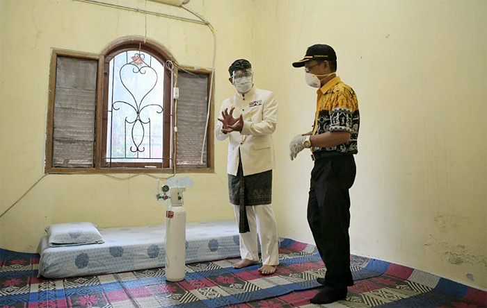 Gubernur Jawa Barat Ridwan Kamil saat meninjau RSUD dan tempat isolasi pasien Covid-19 di Kabupaten Karawang dan Purwakarta, Jawa Barat, Kamis (24/6/2021).