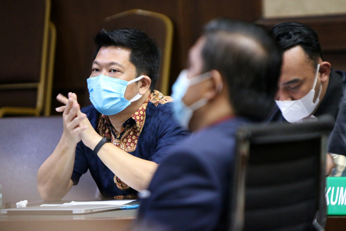 Piter Rasiman mengikuti jalannya sidang lanjutan di Pengadilan Tipikor Jakarta, Rabu (30/6/2021).