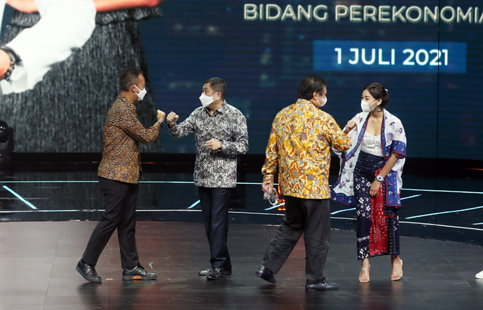 Setelah meraih Rekor MURI, sinetron Ikatan Cinta kembali mendapatkan penghargaan dari Menko Perekonomian.