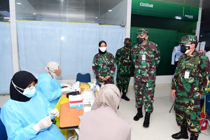TNI AU secara masif terus melakukan kegiatan serbuan vaksinasi.