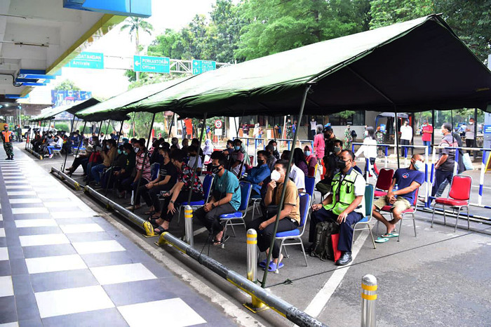 TNI AU secara masif terus melakukan kegiatan serbuan vaksinasi.