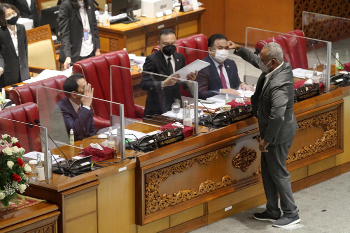 Rapat Paripurna DPR Ke-23 Masa Persidangan V Tahun Sidang 2020-2021 di Gedung Nusantara II, Senayan, Jakarta, Kamis (15/7/2021).