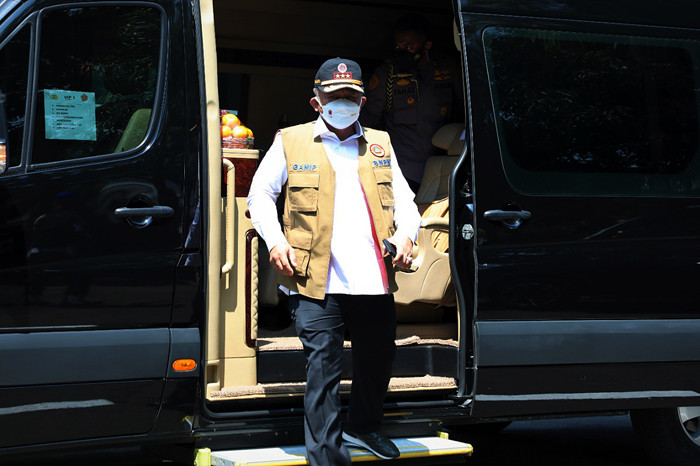 Ketua Satuan Tugas Penanganan Covid-19 Letjen TNI Ganip Warsito melakukan peninjauan gudang obat di Komando Distrik Militer (Kodim) 0618, Jumat (16/7/2021).