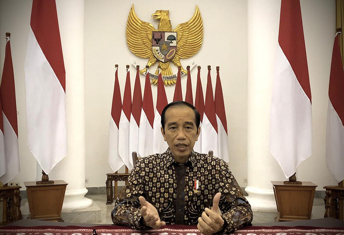 Presiden Joko Widodo memberikan pernyataan pers di Istana Kepresidenan Bogor, Jawa Barat, Selasa (20/7/2021).