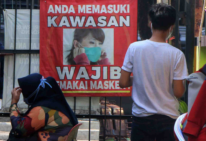 Sejak diberlakukannya PPKM darurat kawasan kelurahan Serdang melakukan penutupan beberapa akses jalan yang digunakan warga di Jakarta, Rabu (21/7/2021).