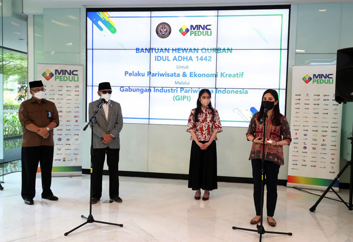 MNC Peduli Serah Terima Kurban kepada Pelaku Pariwisata dan Ekonomi Kreatif melalui Gabungan Industri Pariwisata Indonesia (GIPI) berupa satu ekor sapi.