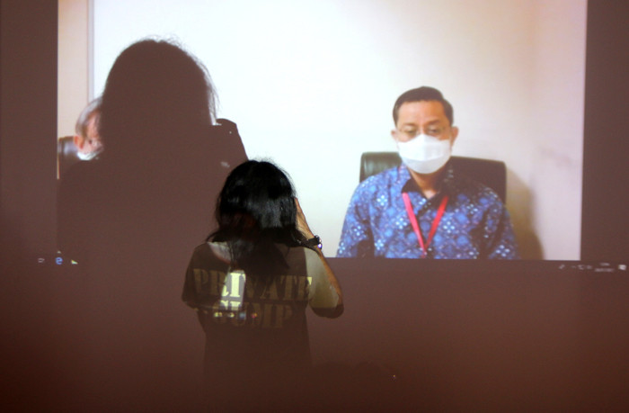 Terdakwa Mantan Menteri Sosial Juliari Peter Batubara menjalani sidang lanjutan secara virtual di Gedung Merah Putih KPK Kuningan, Jakarta, Rabu (28/7/2021).