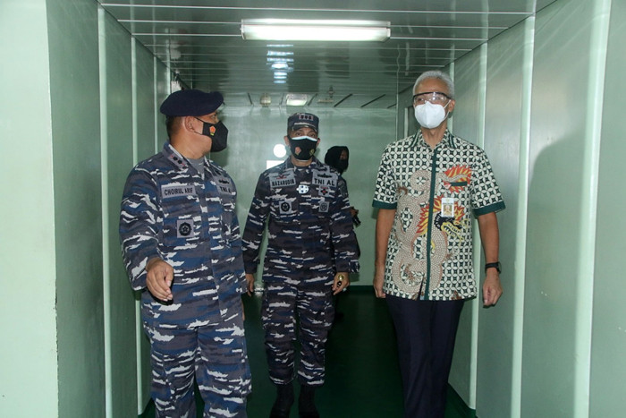 KRI dr Soeharso-990  yang bersandar di Pelabuhan Tanjung Emas Semarang, Jawa Tengah, Rabu (28/7/2021).