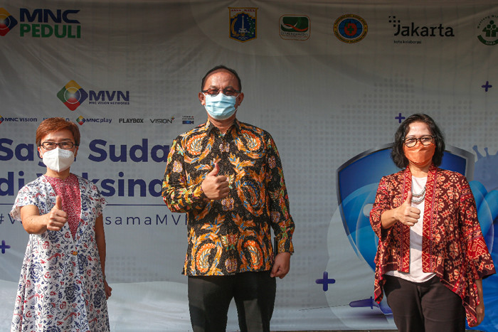 Direktur Utama MNC SKY Vision Hari Susanto memberikan sambutan saat membuka sentra vaksinasi Covid-19 dosis kedua di MNC Vision Tower, Selasa (3/8/2021).