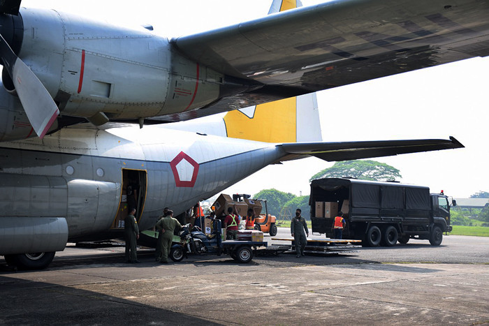 Pengiriman bantuan tersebut sesuai dengan perintah Panglima TNI tentang penggunaan kekuatan TNI untuk percepatan penanganan Covid-19.