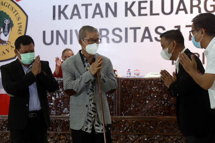 Pelantikan pengurus IKABA periode 2021-2025 di Untag Surabaya, Jawa Timur, Rabu (4/8/2021).