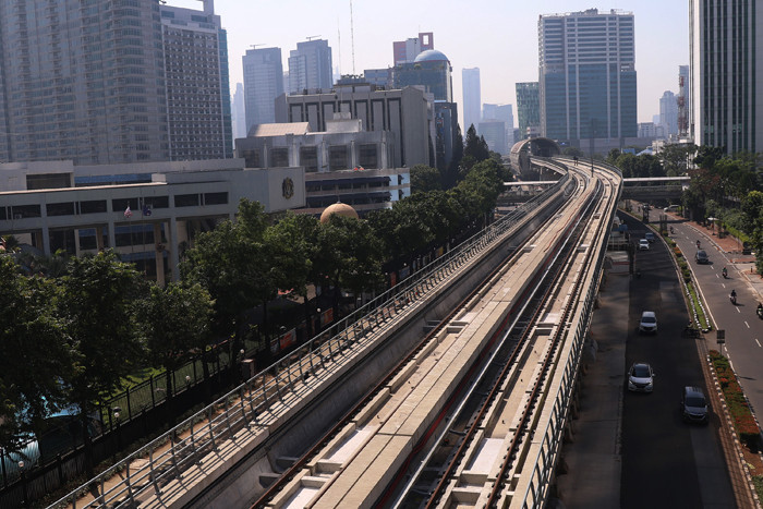 Presiden Jokowi Targetkan LRT Jabodebek Beroperasi Juni 2022