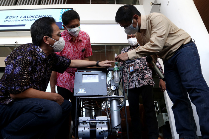 Soft launching Oxygen Concentrator ITS di halaman Rektorat ITS Surabaya, Jawa Timur, Jumat (6/8/2021).