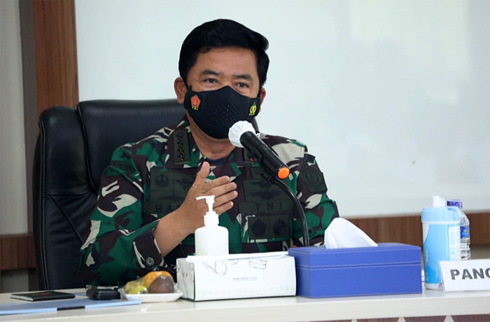 Panglima TNI Marsekal TNI Hadi Tjahjanto memimpin rapat dengan unsur Forkopimda terkait penanganan Covid-19 di Kabupaten Sleman, Minggu (8/8/2021).