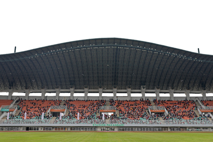 Pelaksanaan percepatan vaksinasi di Stadion Pakansari, Bogor, Jawa Barat, Sabtu (14/8/2021).