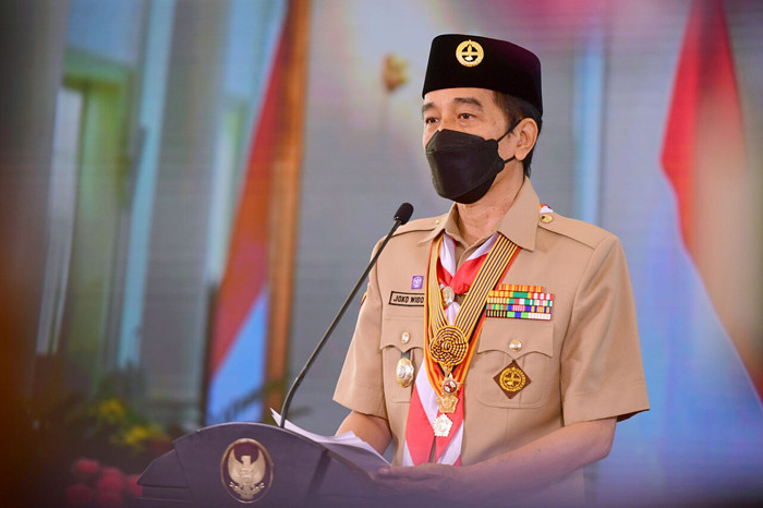 Presiden Joko Widodo saat memimpin upacara Peringatan Hari Pramuka ke-60 Tahun 2021 di Istana Kepresidenan Bogor, Jawa Barat, Sabtu (14/8/2021).
