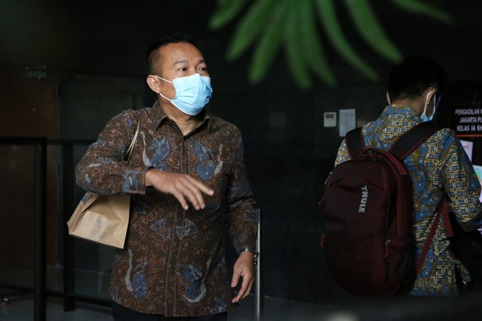 Terdakwa Pejabat Pembuat Komitmen Kemensos Adi Wahyono menjalani sidang lanjutan di Pengadilan Tindak Pidana Korupsi (Tipikor)  Jakarta, Jumat (20/8/2021).