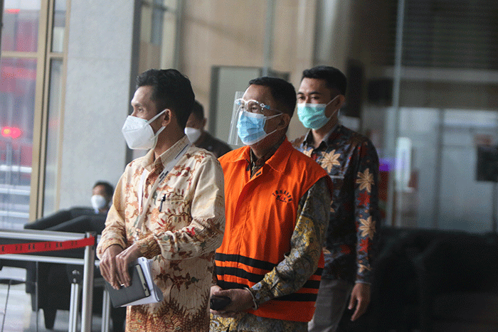 Tersangka Direktur Pemeriksaan dan Penagihan pada Direktorat Jenderal Pajak Angin Prayitno Aji menjalani pemeriksaan lanjutan di Jakarta, Selasa (24/8/2021).