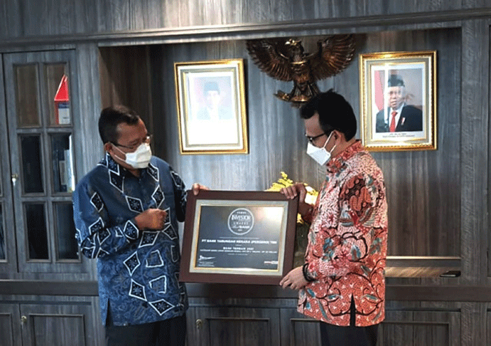 BTN menerima penghargaan sebagai Bank Terbaik 2021 pada ajang Best Bank Award 2021 di Jakarta, Selasa (24/8/2021).