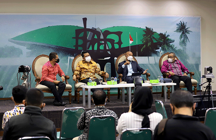 Diskusi forum legislasi di media center, Nusantara III, kompleks parlemen MPR/DPR-DPD, Senayan, Jakarta, Selasa (24/8/2021).