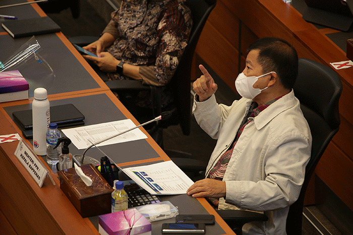 Menteri Perencanaan Pembangunan Nasional/Kepala Bappenas Suharso Monoarfa dan Menteri Keuangan Sri Mulyani mengikuti rapat kerja di Jakarta, Rabu (25/8/2021).