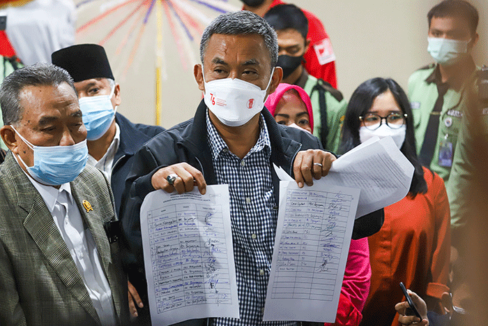 Anies bersikeras menggelar Formula E, akan memicu lonjakan penularan virus kembali di Jakarta.