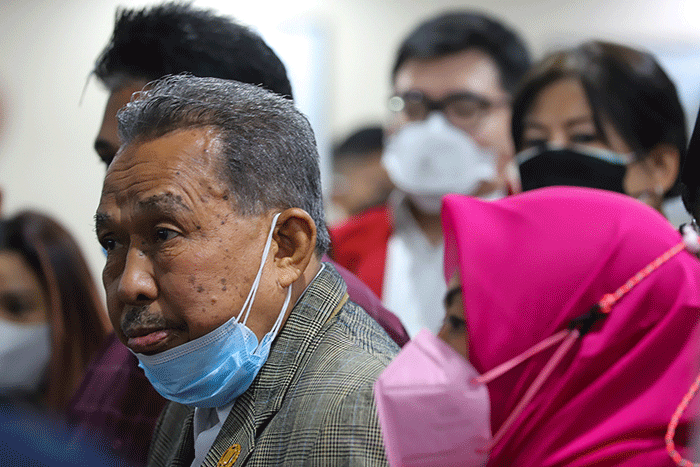 Anies bersikeras menggelar Formula E, akan memicu lonjakan penularan virus kembali di Jakarta.