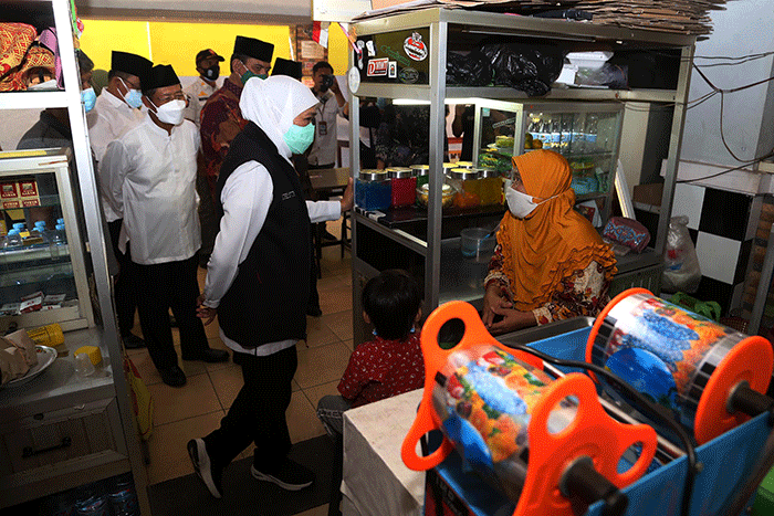 Peluncuran dan penyerahan simbolis bantuan program 