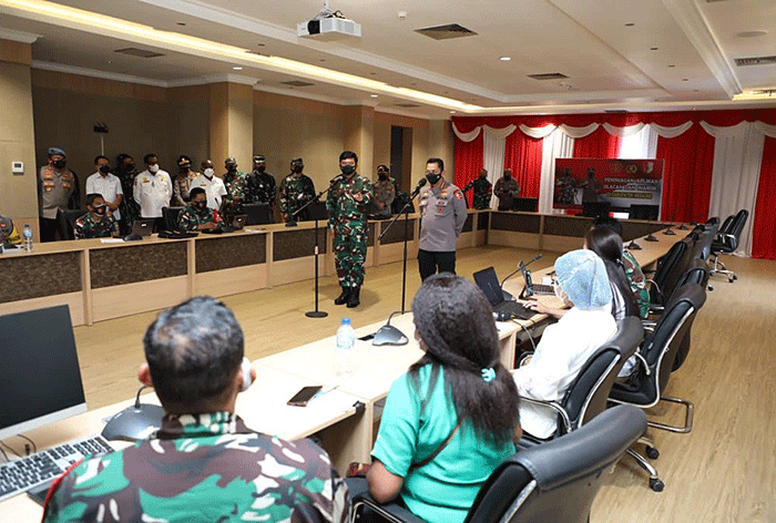 Panglima TNI Marsekal TNI Hadi Tjahjanto memimpin diskusi dan tatap muka bersama Forkopimda Kabupaten Merauke di Kantor Bupati Merauke, Jumat (27/8/2021).