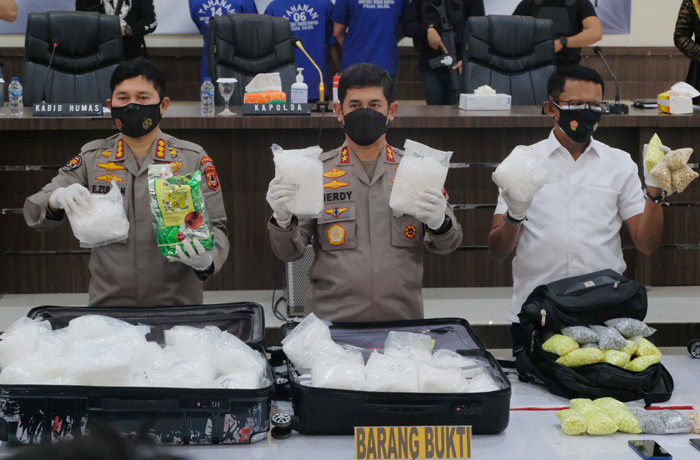 Giat rilis kasus pengedaran Narkoba jenis Sabu dan Ekstasi di Mapolda Sulsel, Makassar, Selasa (31/8/2021).