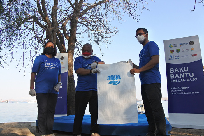 Pembukaan kegiatan Beach Clean Up sebagai bagian dari rangkaian program 
