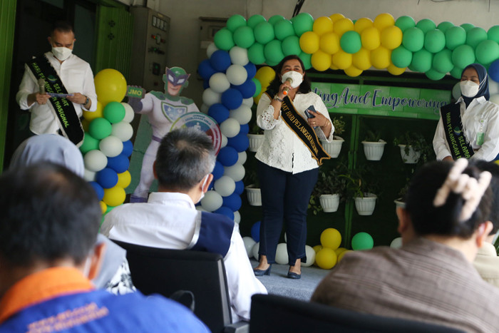 Peringatan Hari Pelanggan Nasional 2021 di kantor BP Jamsostek Surabaya Tanjung Perak, Jawa Timur, Senin (6/9/2021).