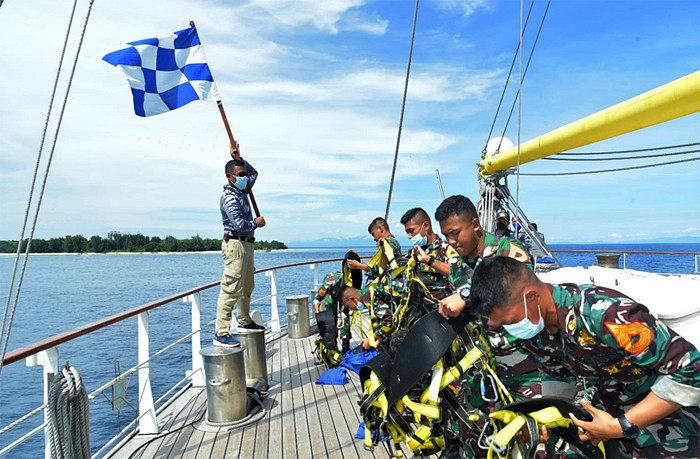 89 Taruna tingkat III Angkatan-68 dengan menggunakan KRI Bima Suci menggelar lomba ketangkasan.