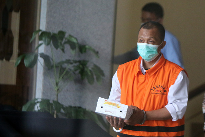 Tersangka ASN Akhmad Saifullah setelah menjalani pemeriksaan lanjutan di Gedung Merah Putih KPK, Jakarta, Kamis (9/9/2021).